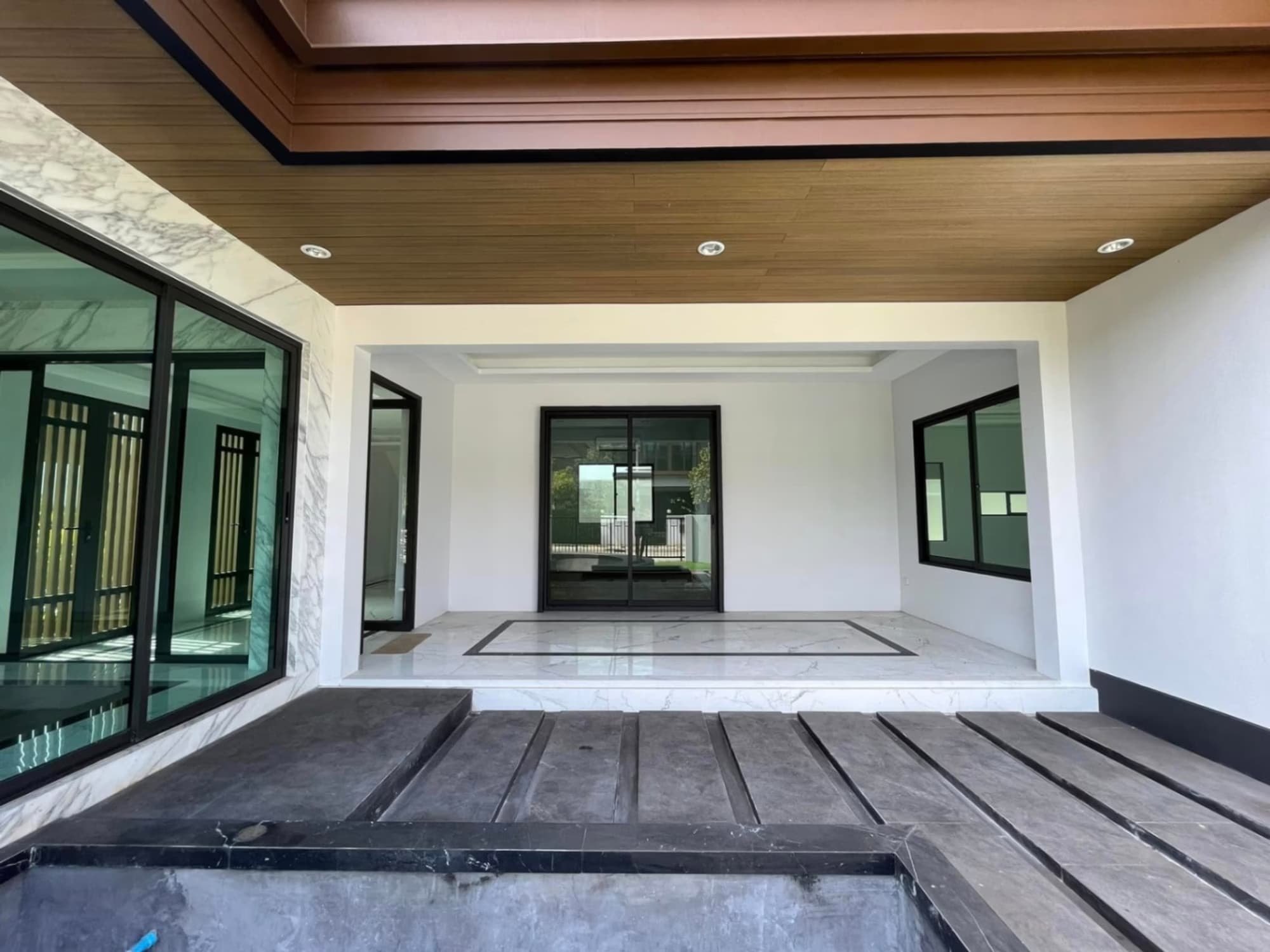 4 Bed House for Sale in Prawet - Image 3