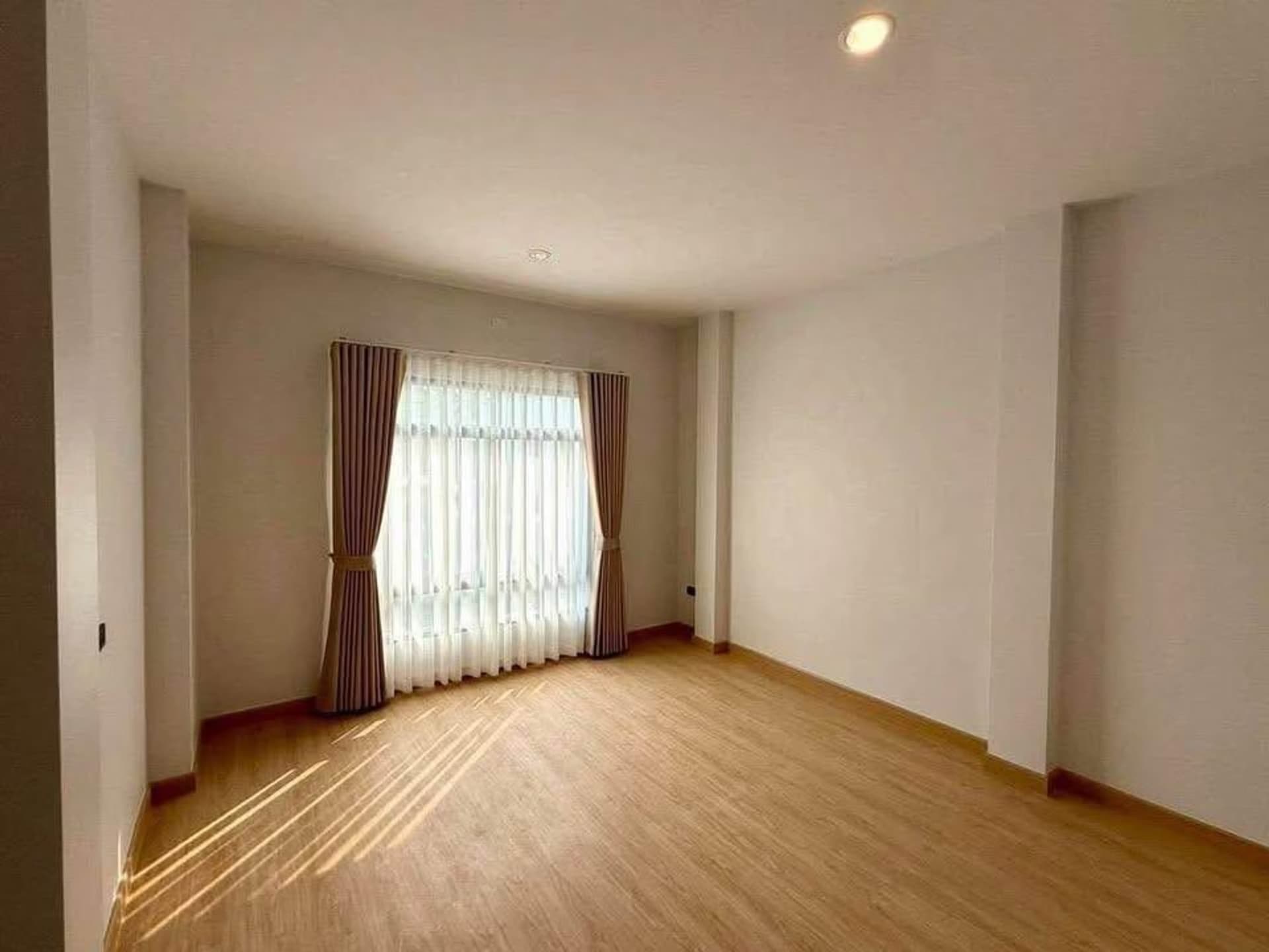 3 Bed House for Rent and Sale in Hang Dong District - Image 12