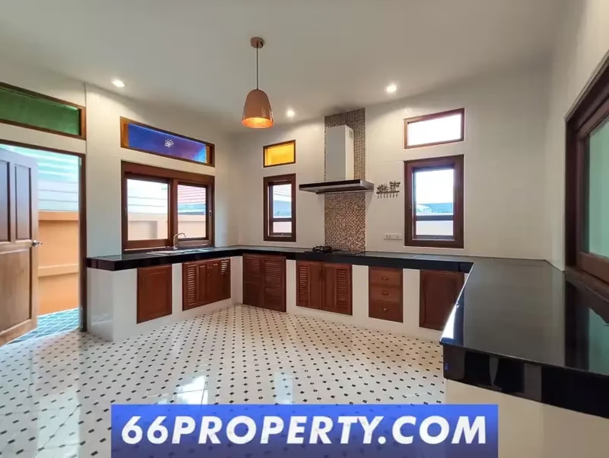 3 Bedroom House - Image 14