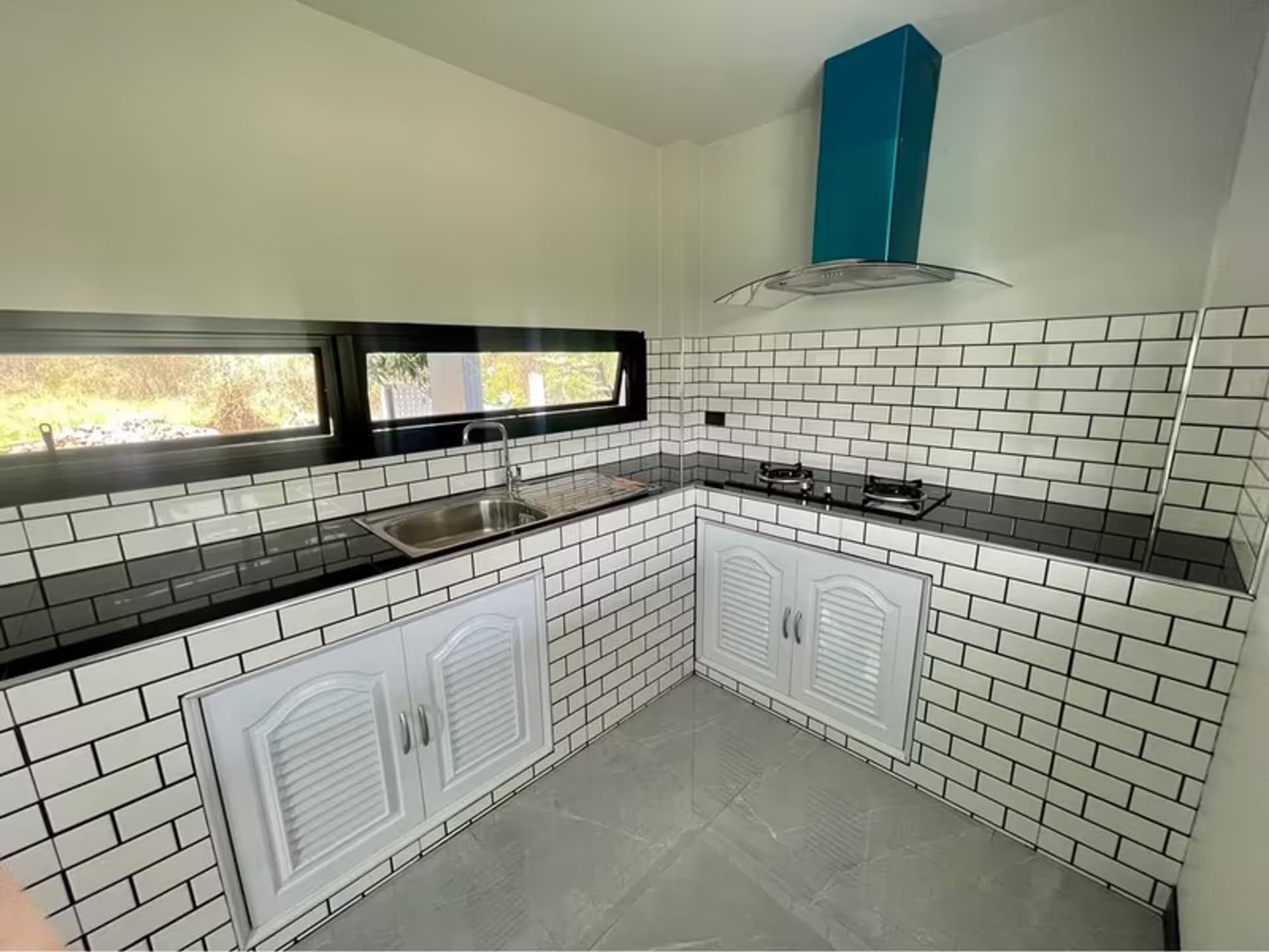 3 Bedroom House - Image 11