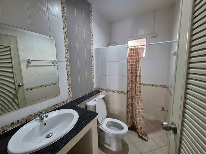 4 Bed House for Rent in Hang Dong District