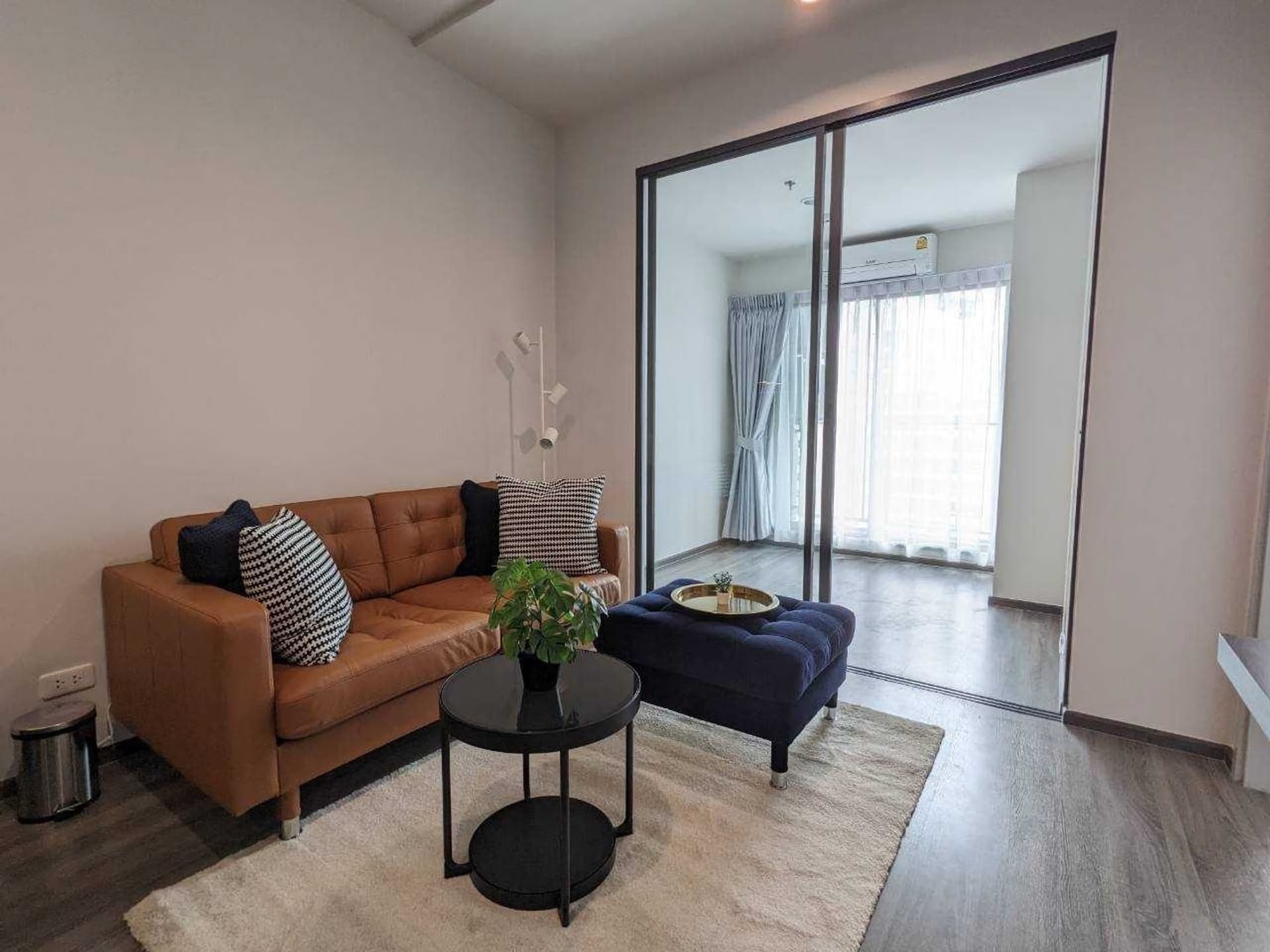 2 Bed Condo for Rent in Bang Rak - Image 2