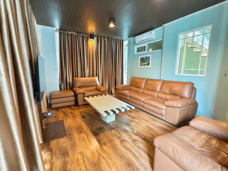 5 Bed House for Rent and Sale in Bang Kapi
