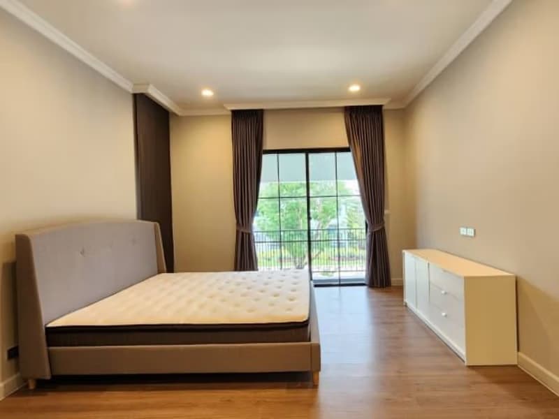 4 Bed House for Rent and Sale in Bang Phli