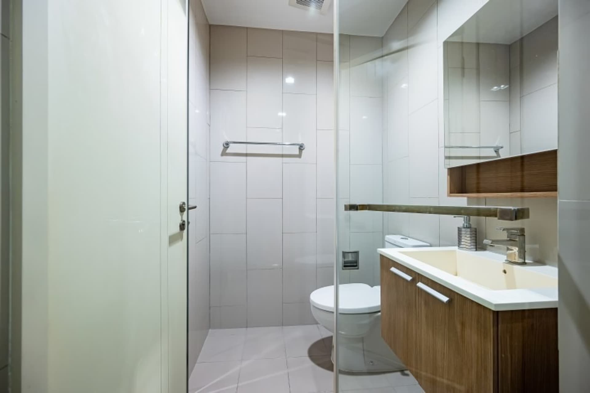 2 Bed Condo for Rent in Watthana - Image 11