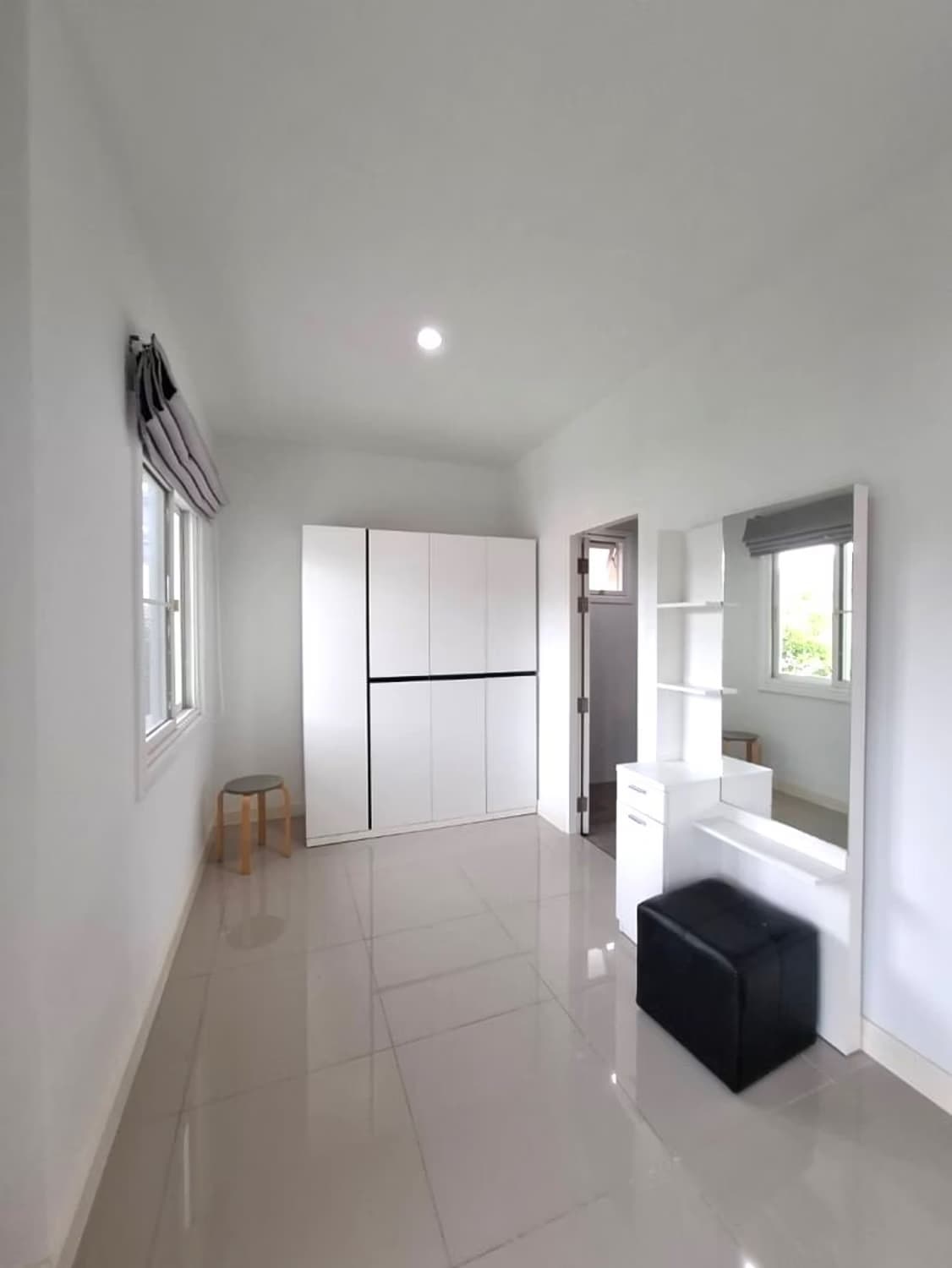 3 Bed House for Rent in Saraphi - Image 8