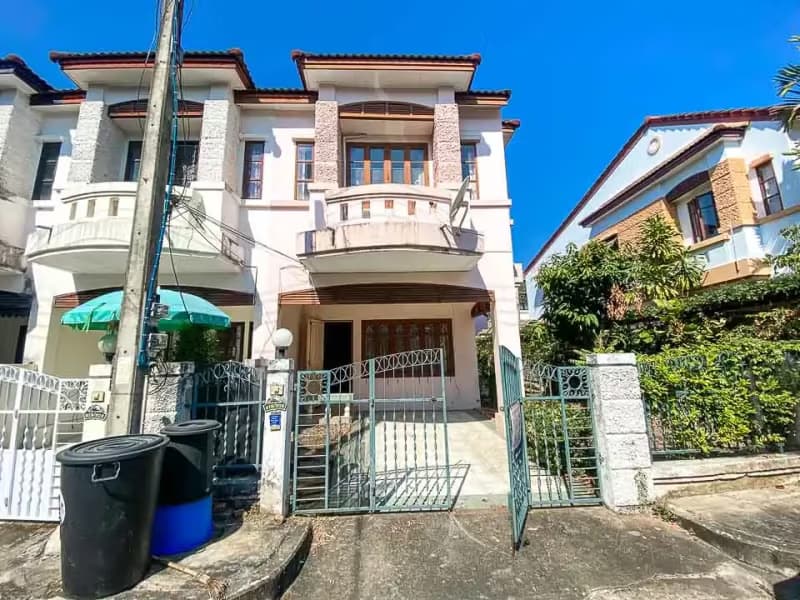 2 Bedroom House