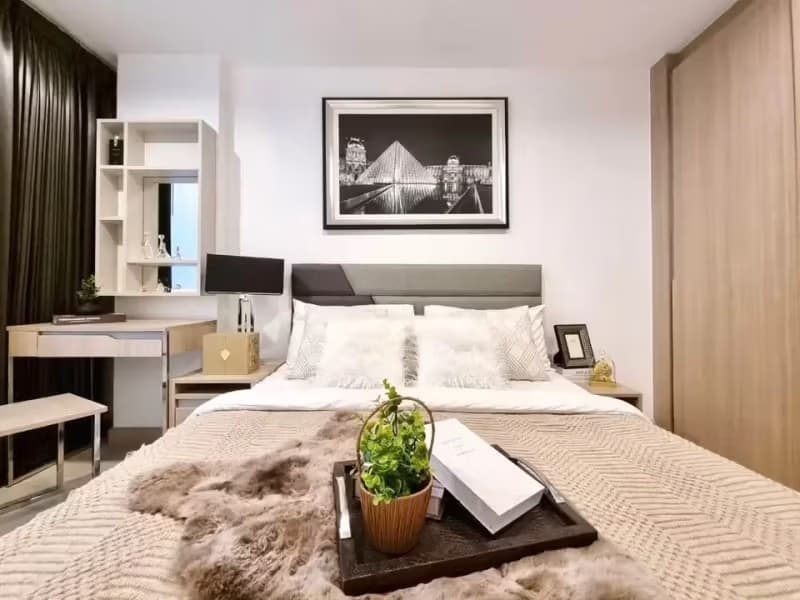 1 Bedroom Condo