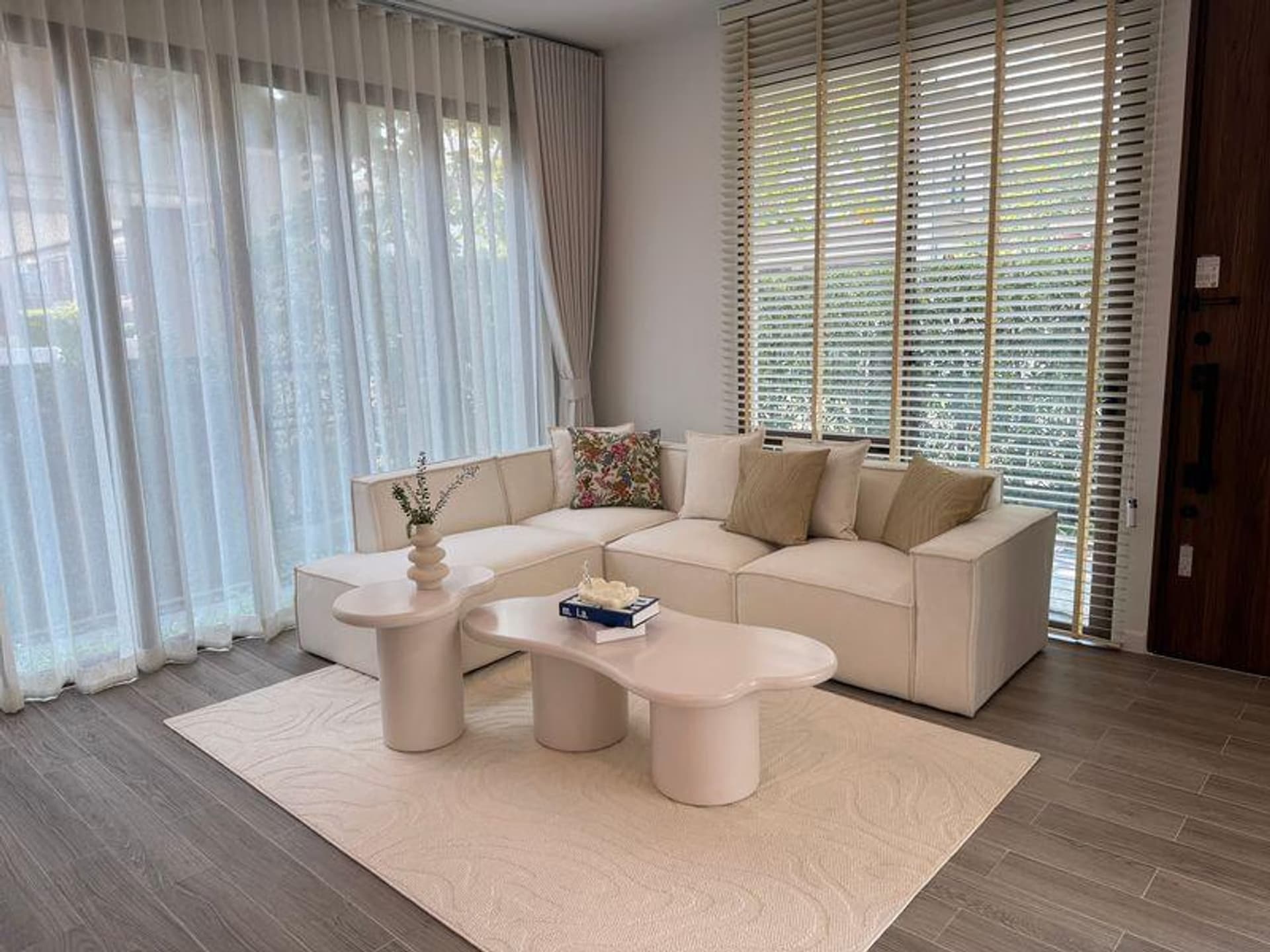4 Bed House for Rent in Bang Kapi - Image 5