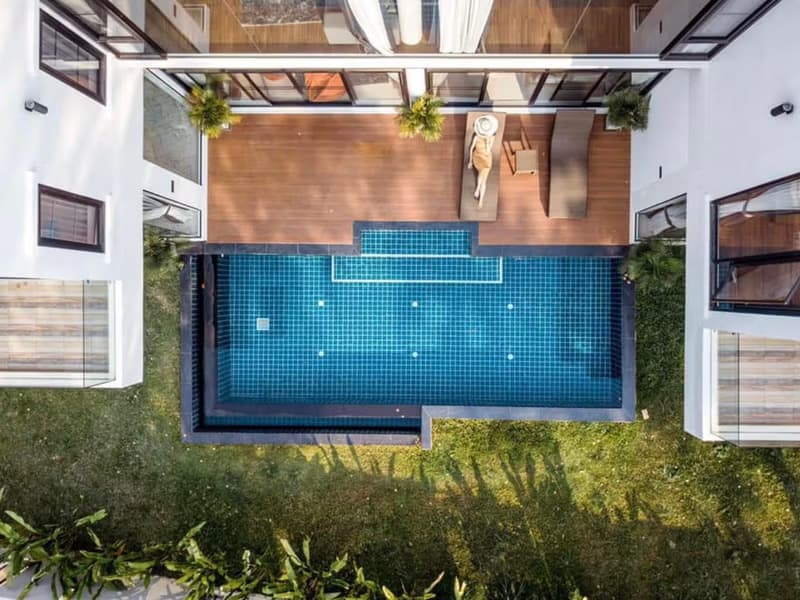6 Bedroom House