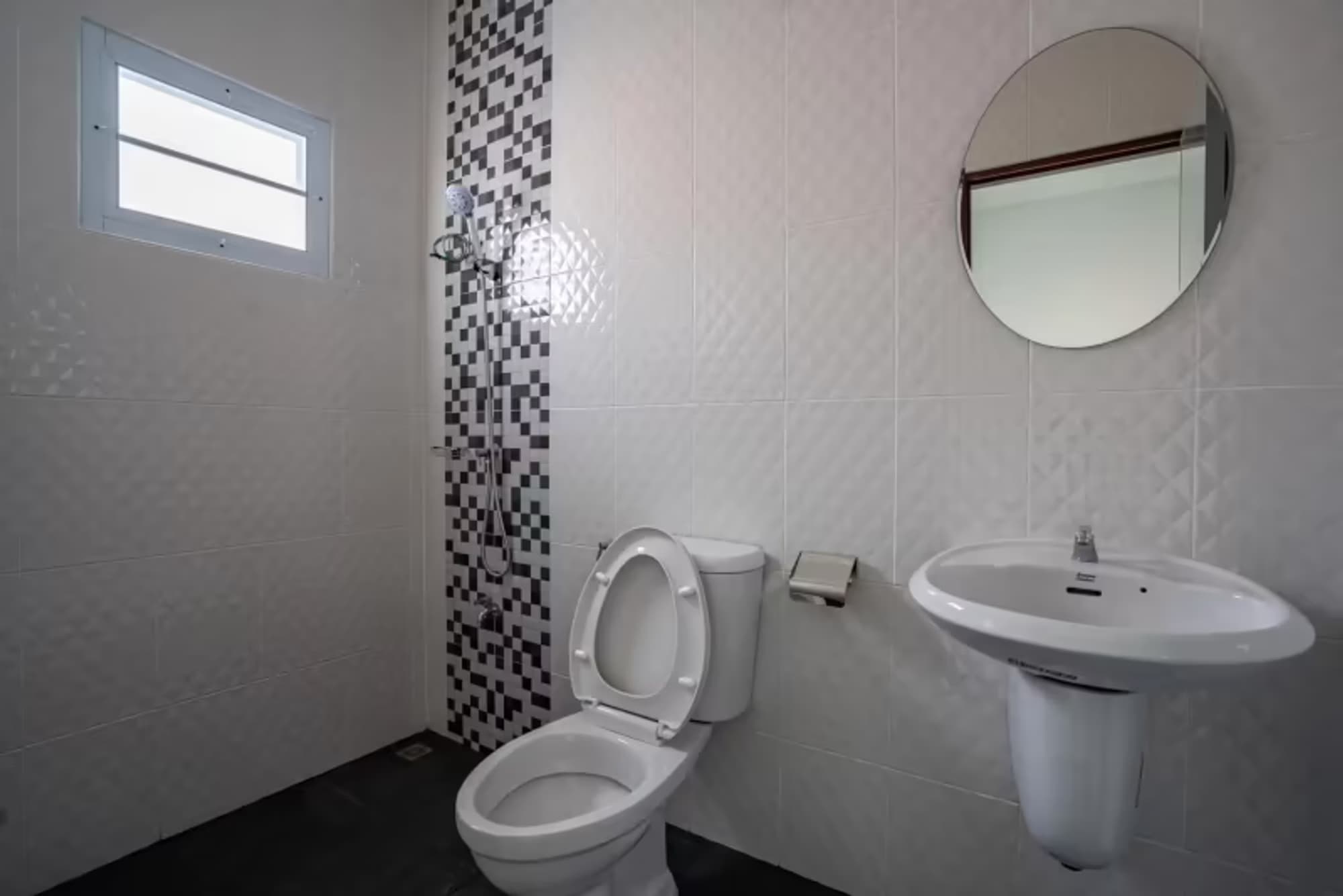 3 Bedroom House - Image 6