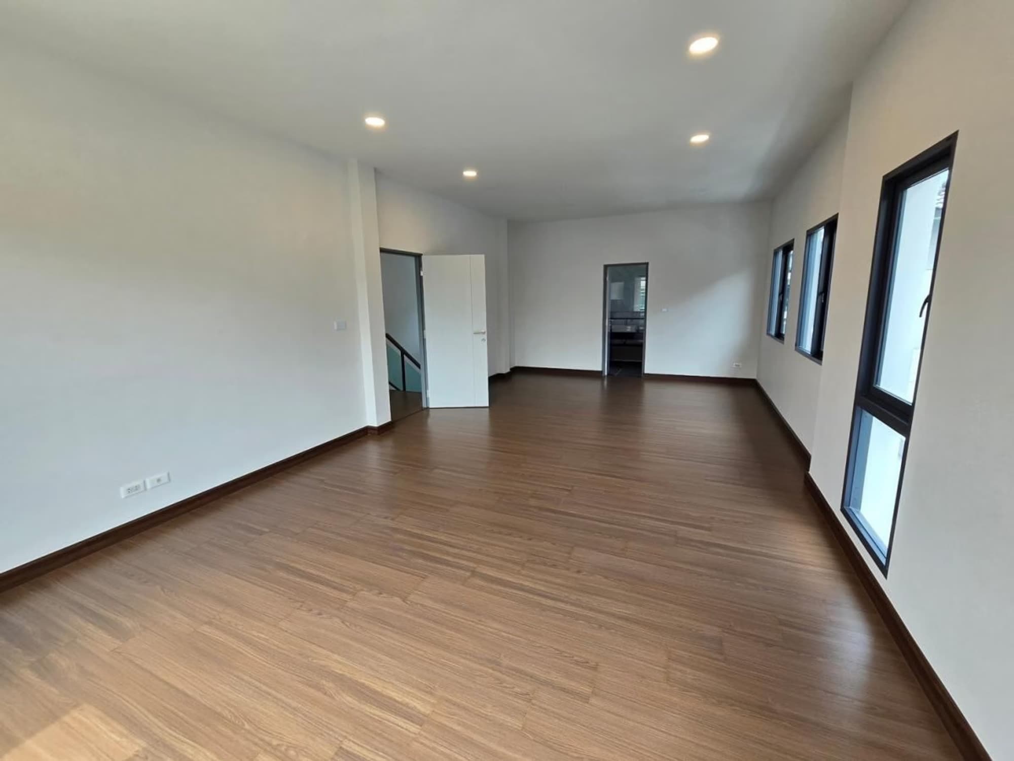 5 ห้องนอน บ้าน สำหรับ จำหน่าย ใน Bang Phli - Image 11