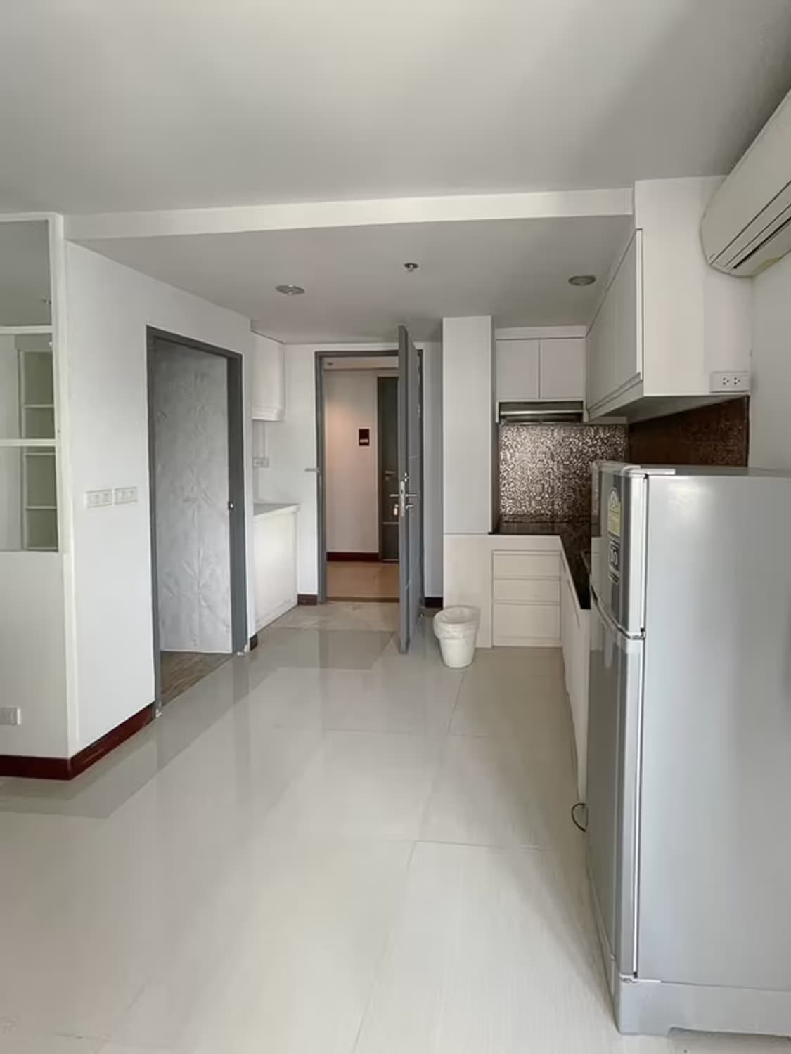 1 Bedroom Condo - Image 4