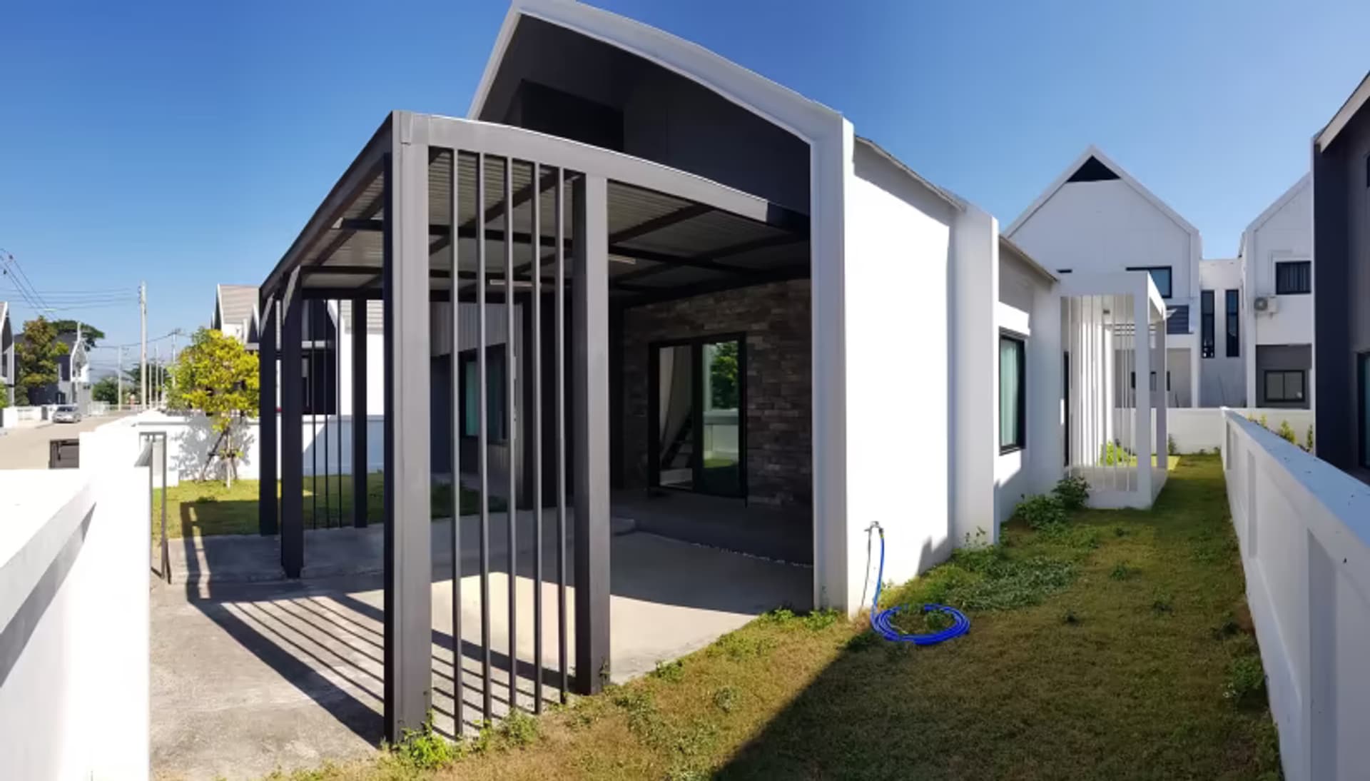 2 Bedroom House - Image 2