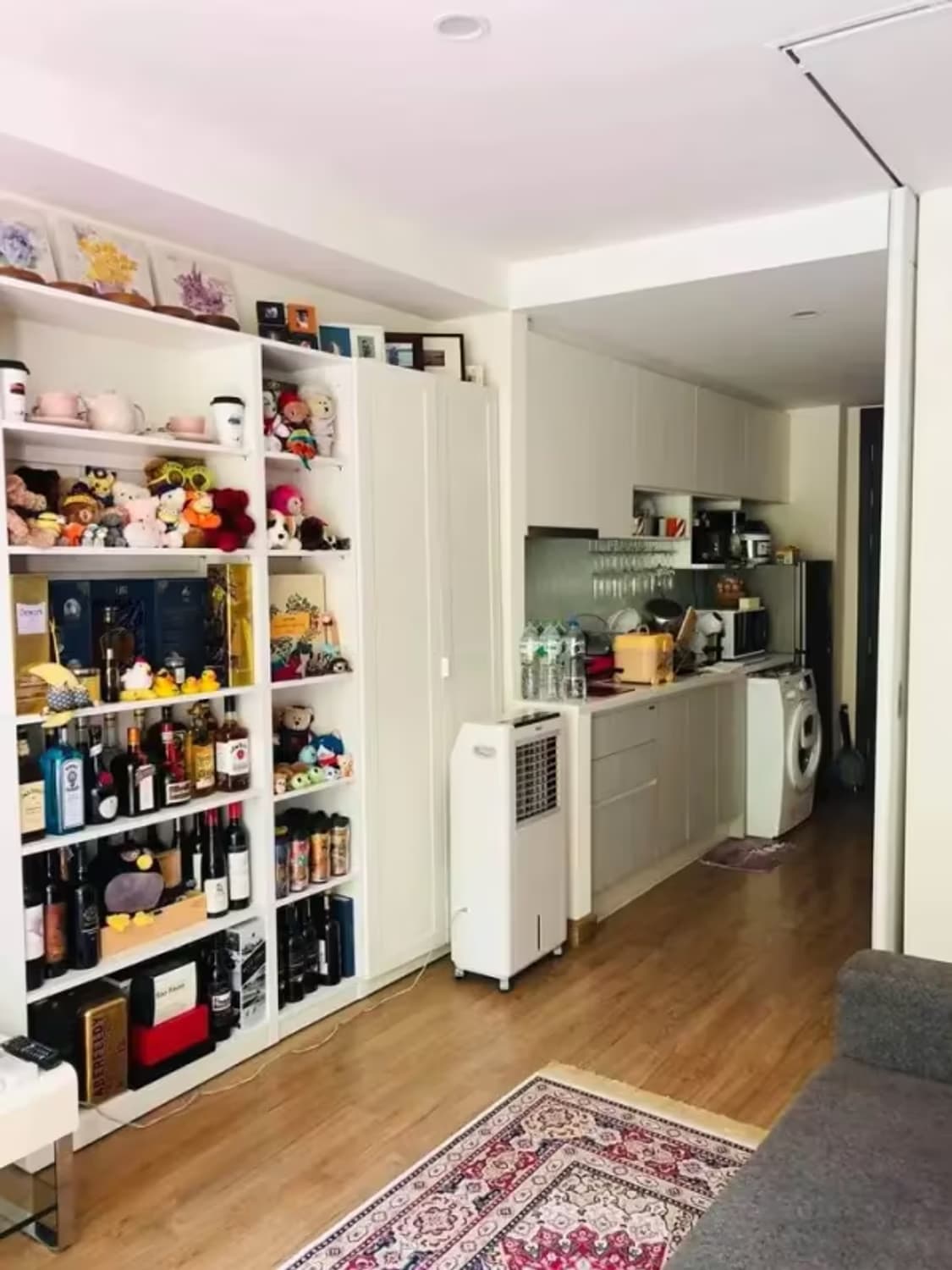 1 Bedroom Condo - Image 1