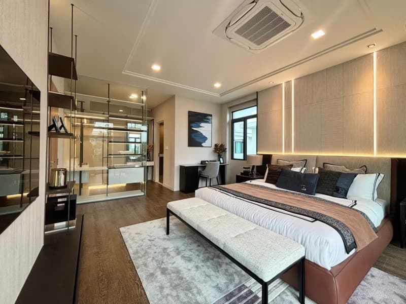 4 Bed House for Rent in Bang Phli