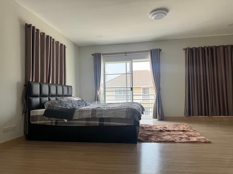 4 Bed House for Rent in San Kamphaeng