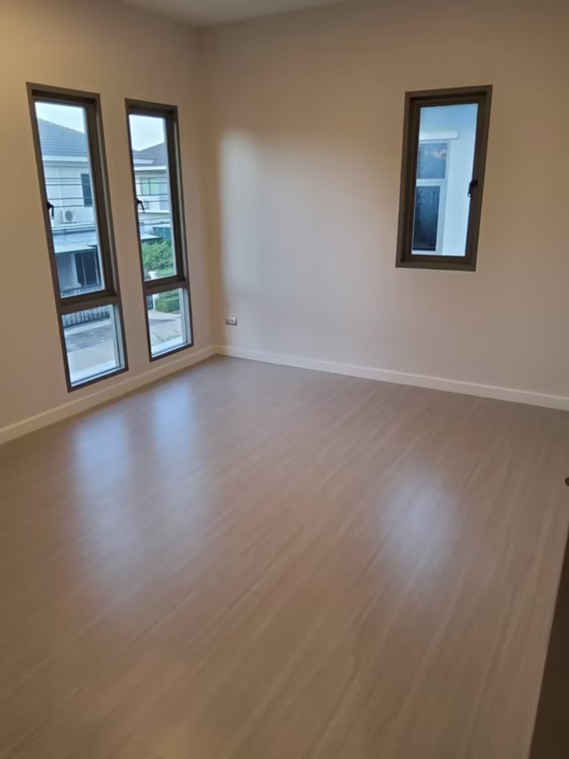 House for Sale at Perfect Place RAMA 9- KrungthepKreetha - Image 2