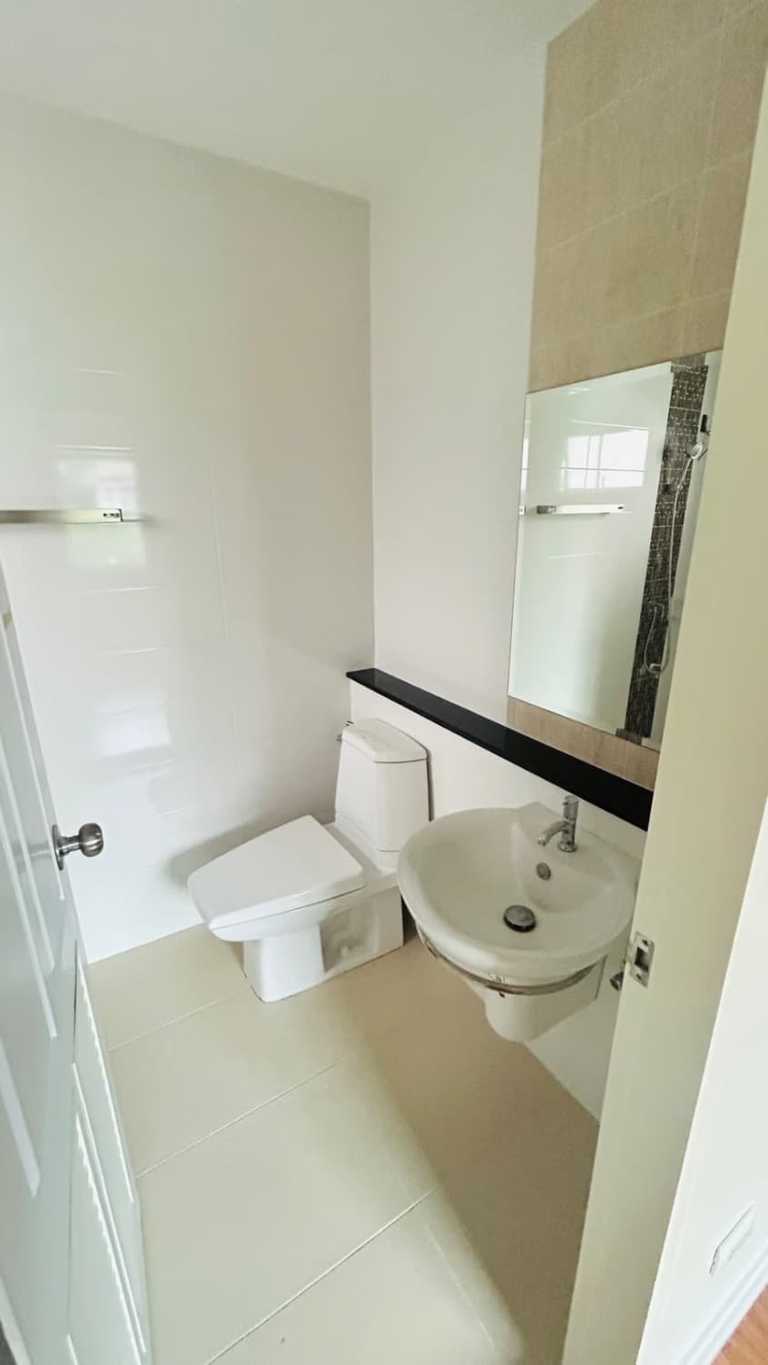 3 Bed House for Rent in Mueang Chiang Mai - Image 9