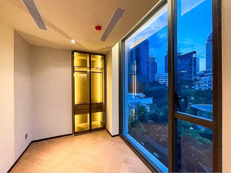 1 Bedroom Condo