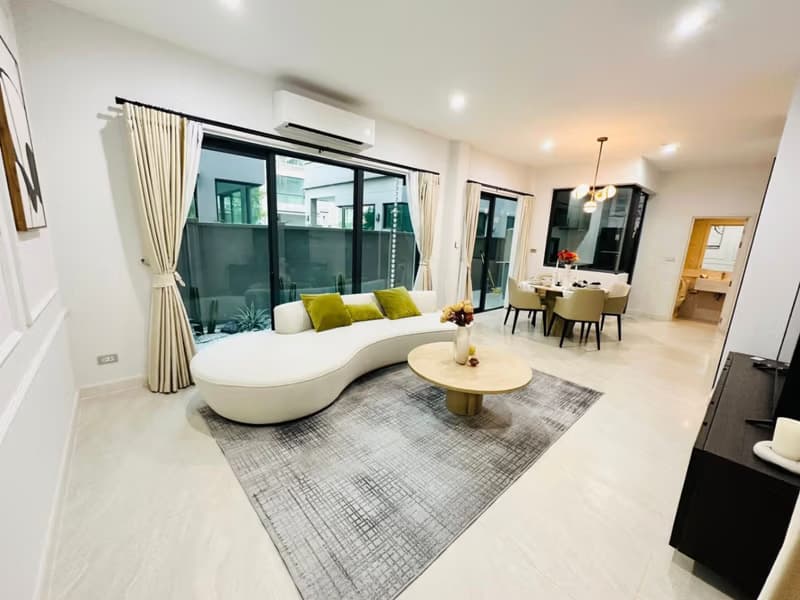 3 Bed Townhouse for Rent in Suan Luang
