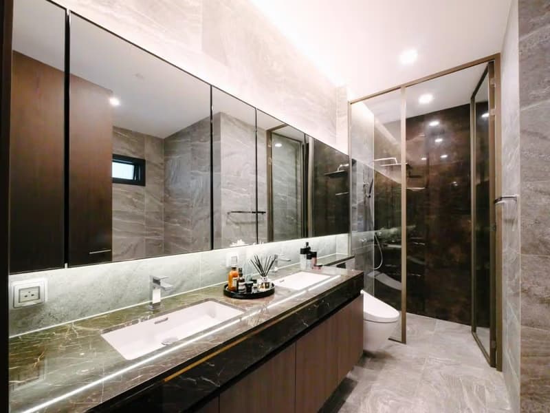 3 Bed Condo for Rent in Khlong Toei