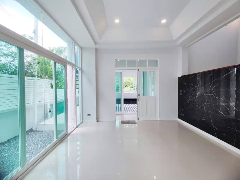 3 Bed House for Sale in Bang Phli