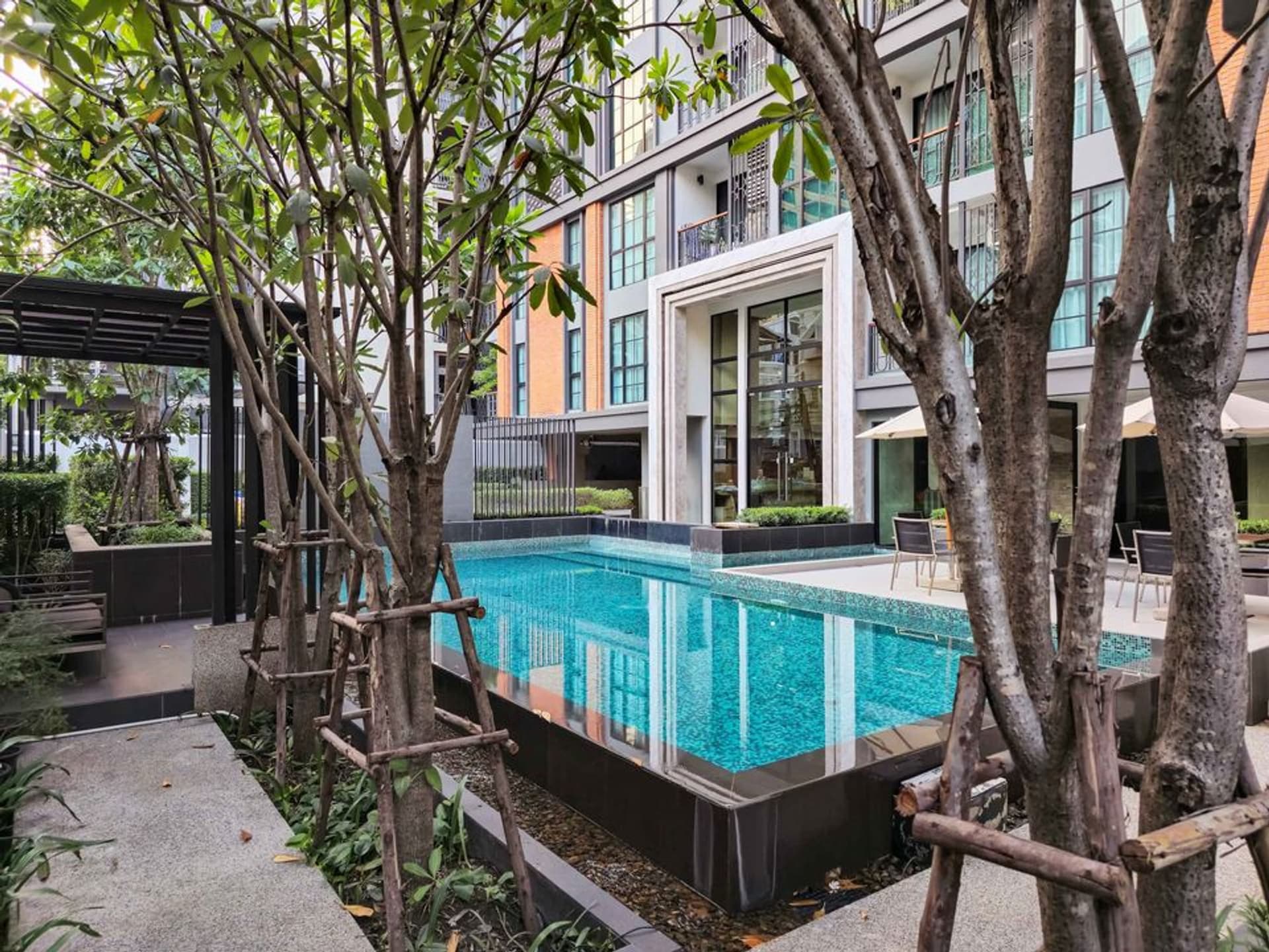 2 Bed Condo for Rent and Sale in Pathum Wan - Image 9