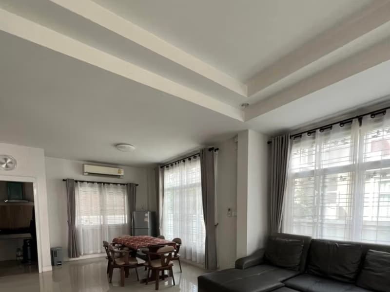 4 Bed House for Rent in Mueang Chiang Mai