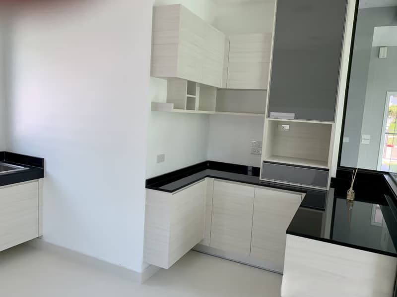 4 Bed House for Sale in San Kamphaeng