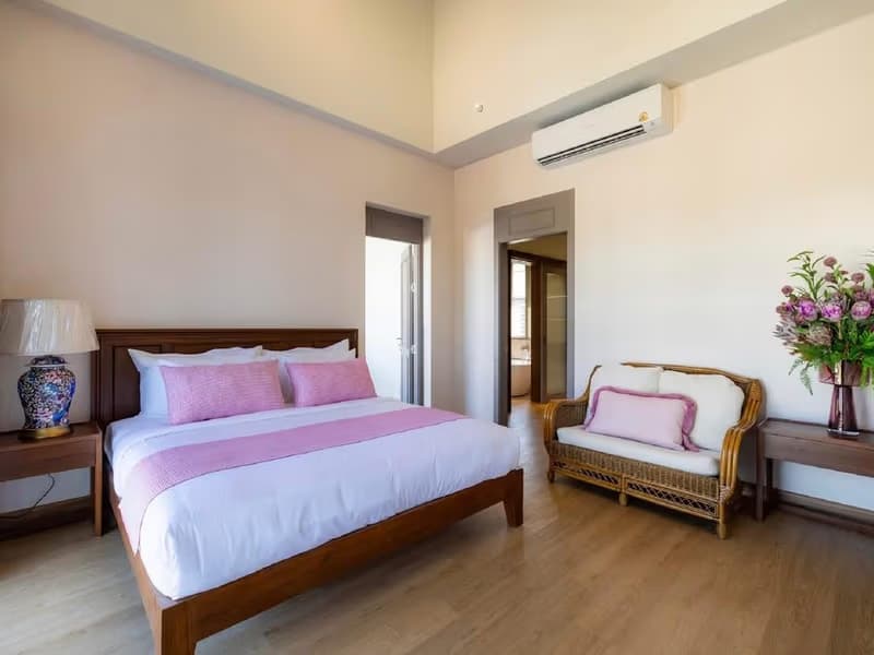 5 Bed House for Sale in Saraphi District
