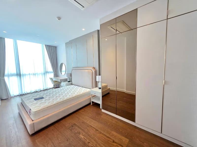 3 Bed Condo for Rent in Sathon