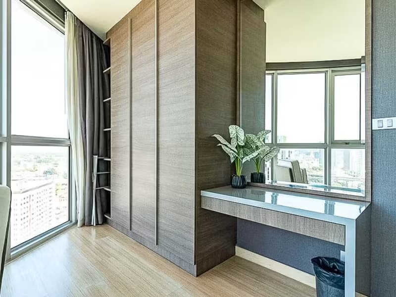 1 Bedroom Condo for rent at Skywalk Condominim