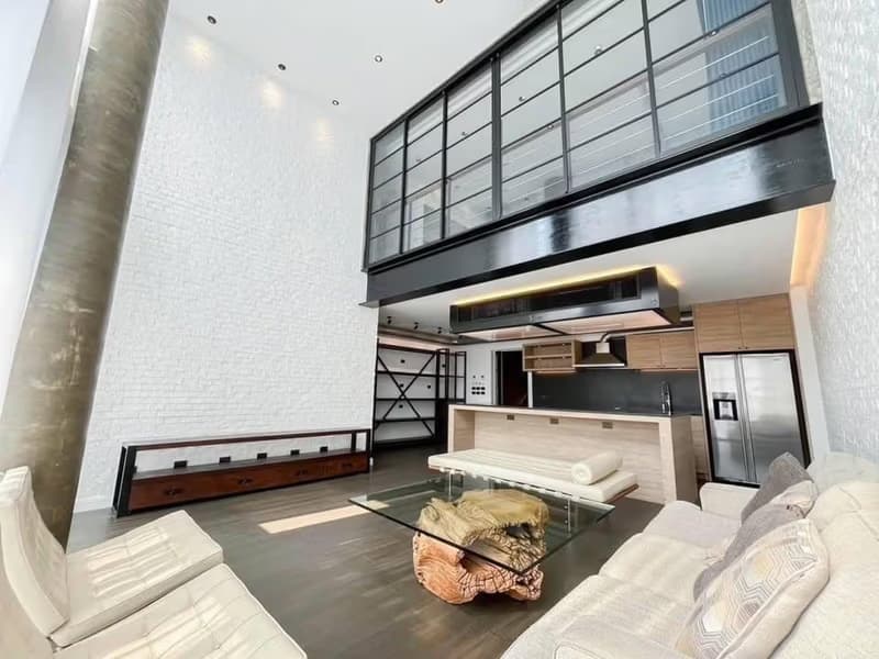 4 Bed Condo for Sale in Watthana