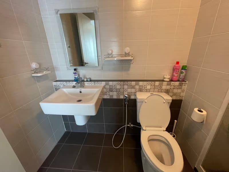 1 Bedroom Condo