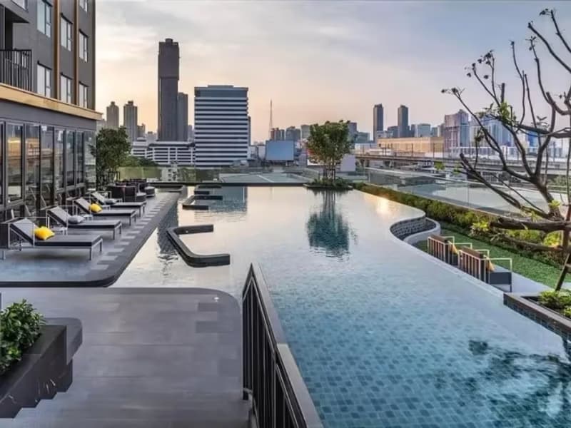 1 Bedroom Condo