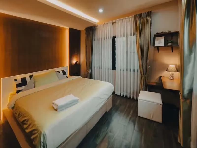 5 Bedroom House