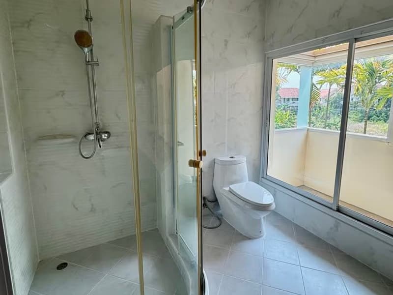 4 Bed House for Rent in Hang Dong District