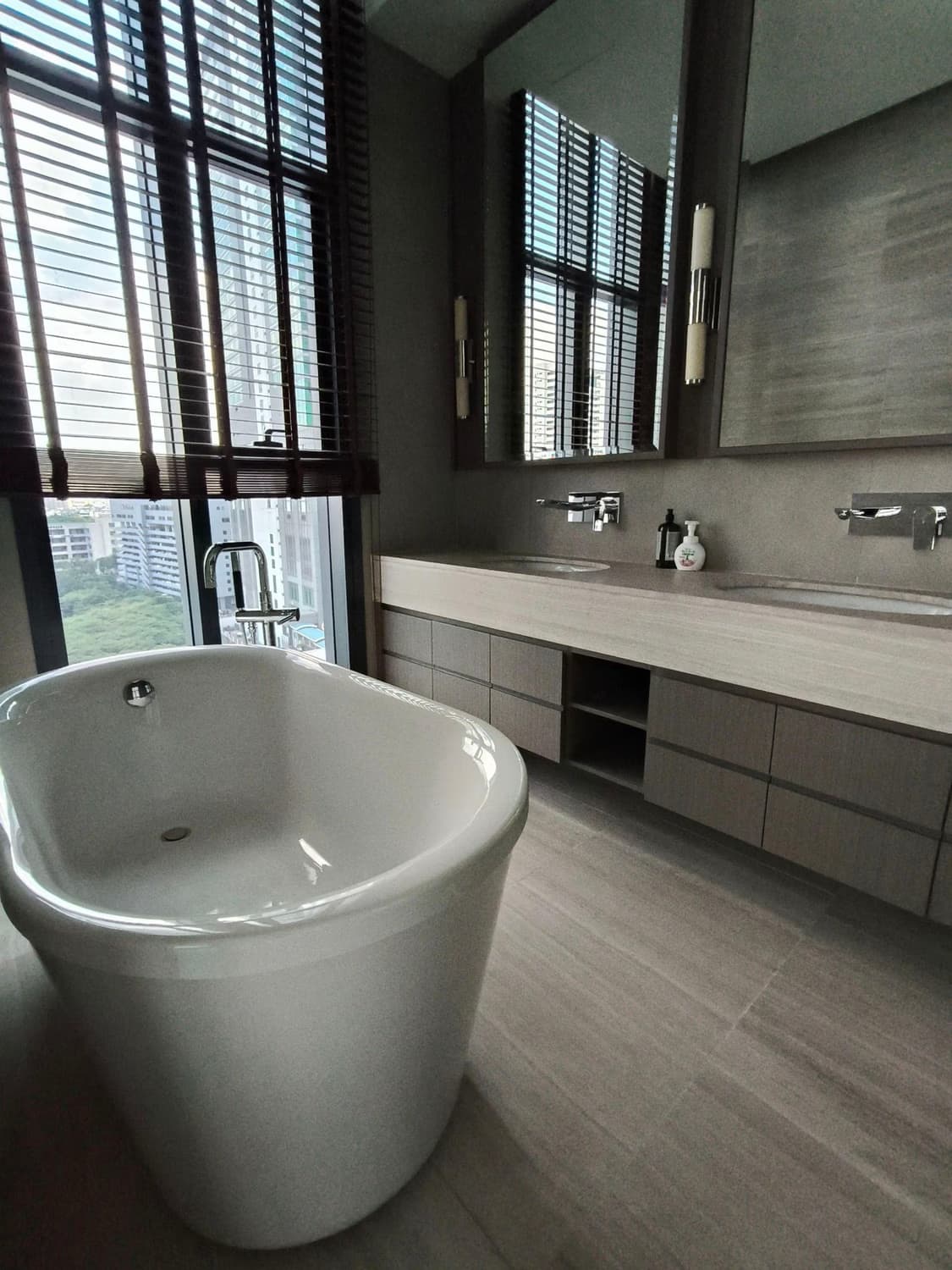 2 Bed condo for Rent and Sale  near undefined - Image 5