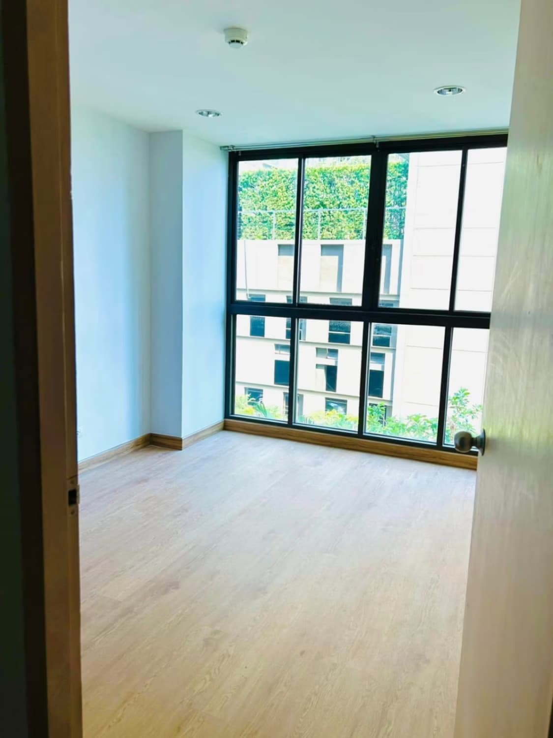 2 Bed Condo for Sale in Khlong San - Image 4