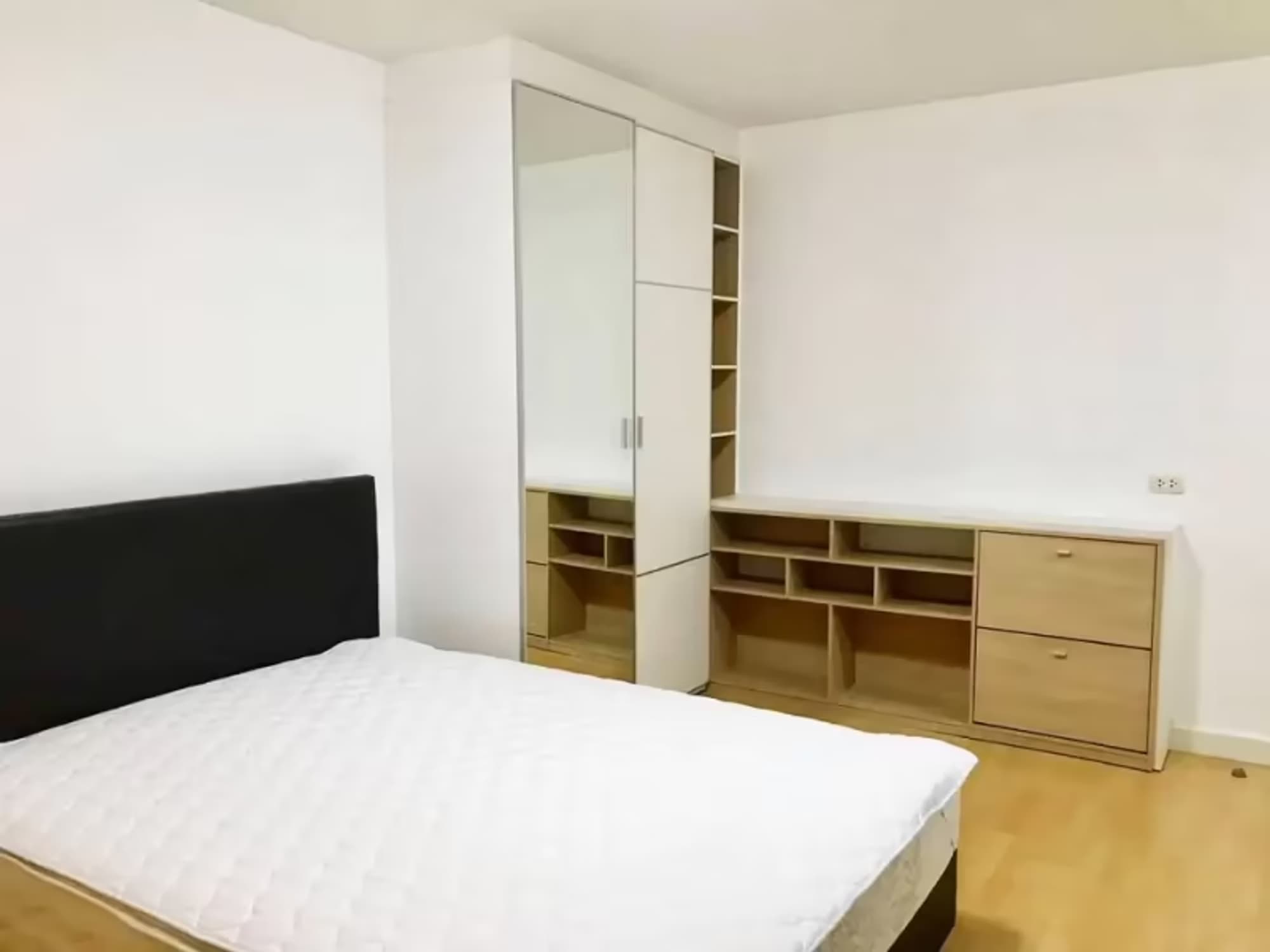 Studio for Rent in Phra Khanong - Image 3