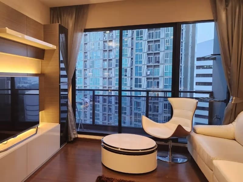 2 Bed Condo for Rent and Sale in Huai Khwang