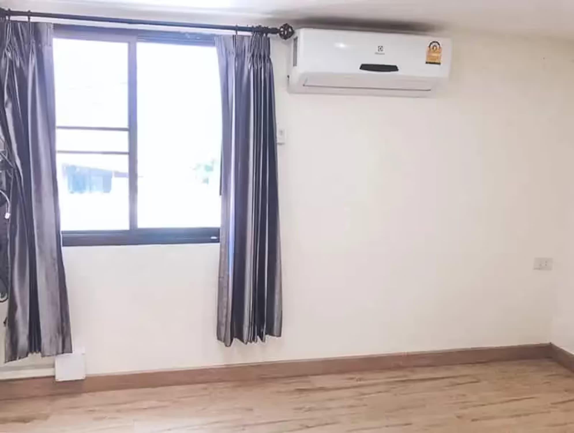 4 Bedroom House - Image 13