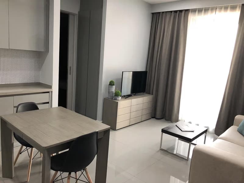 1 Bed Condo for Rent in Bang Rak