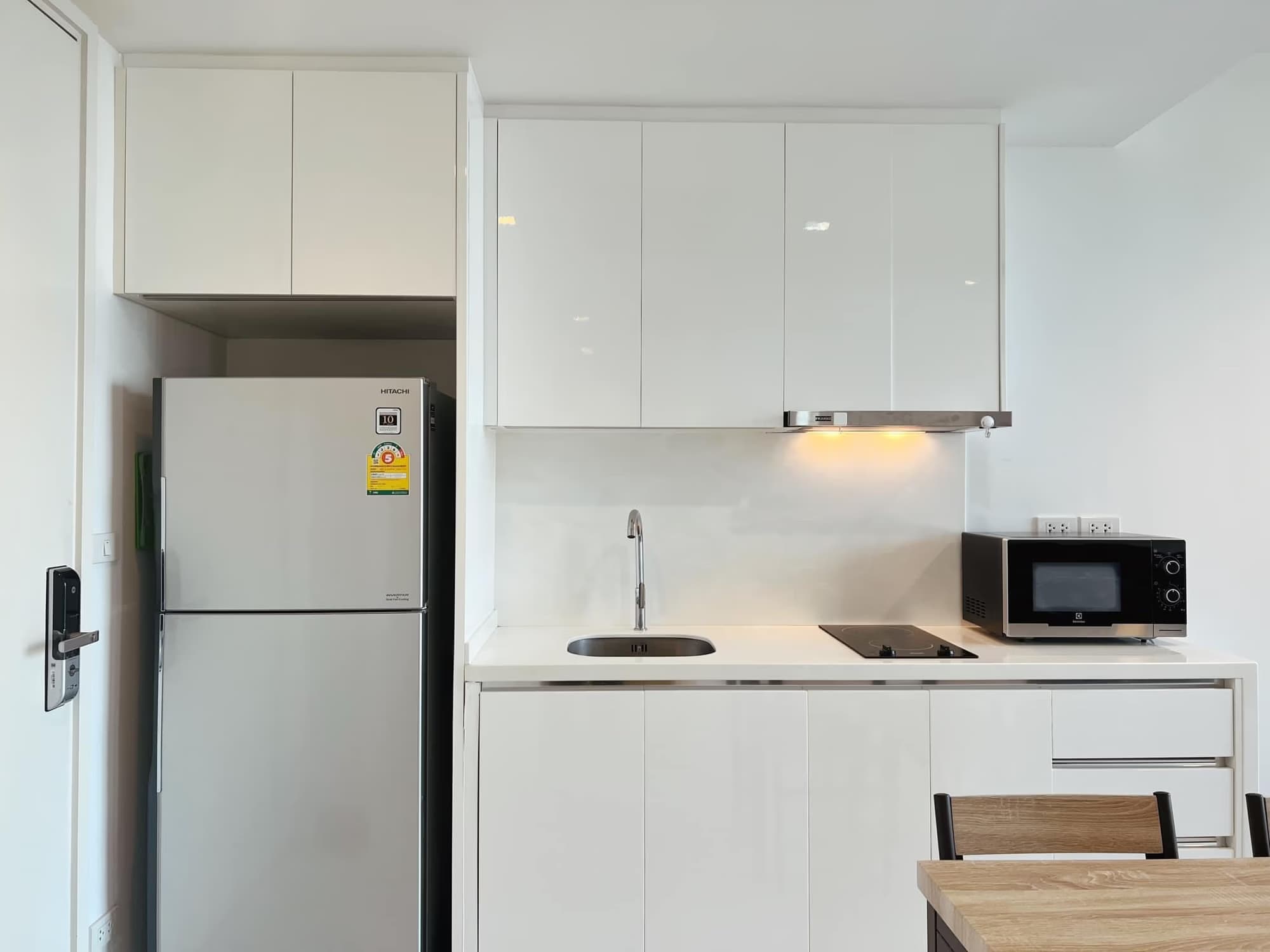 1 Bed Condo for Rent and Sale in Sathon - Image 3
