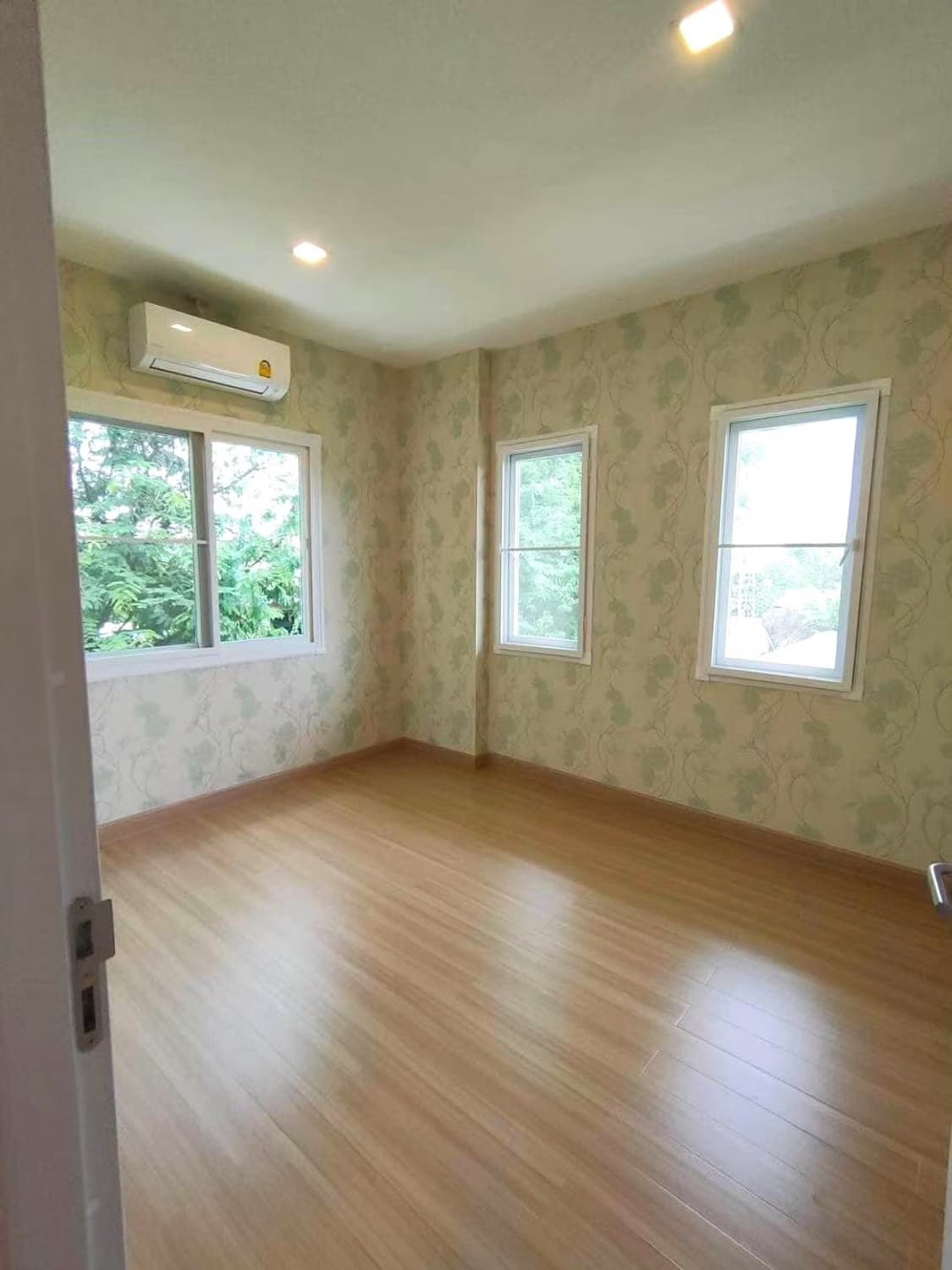 3 Bed House for Rent in San Sai District - Image 5
