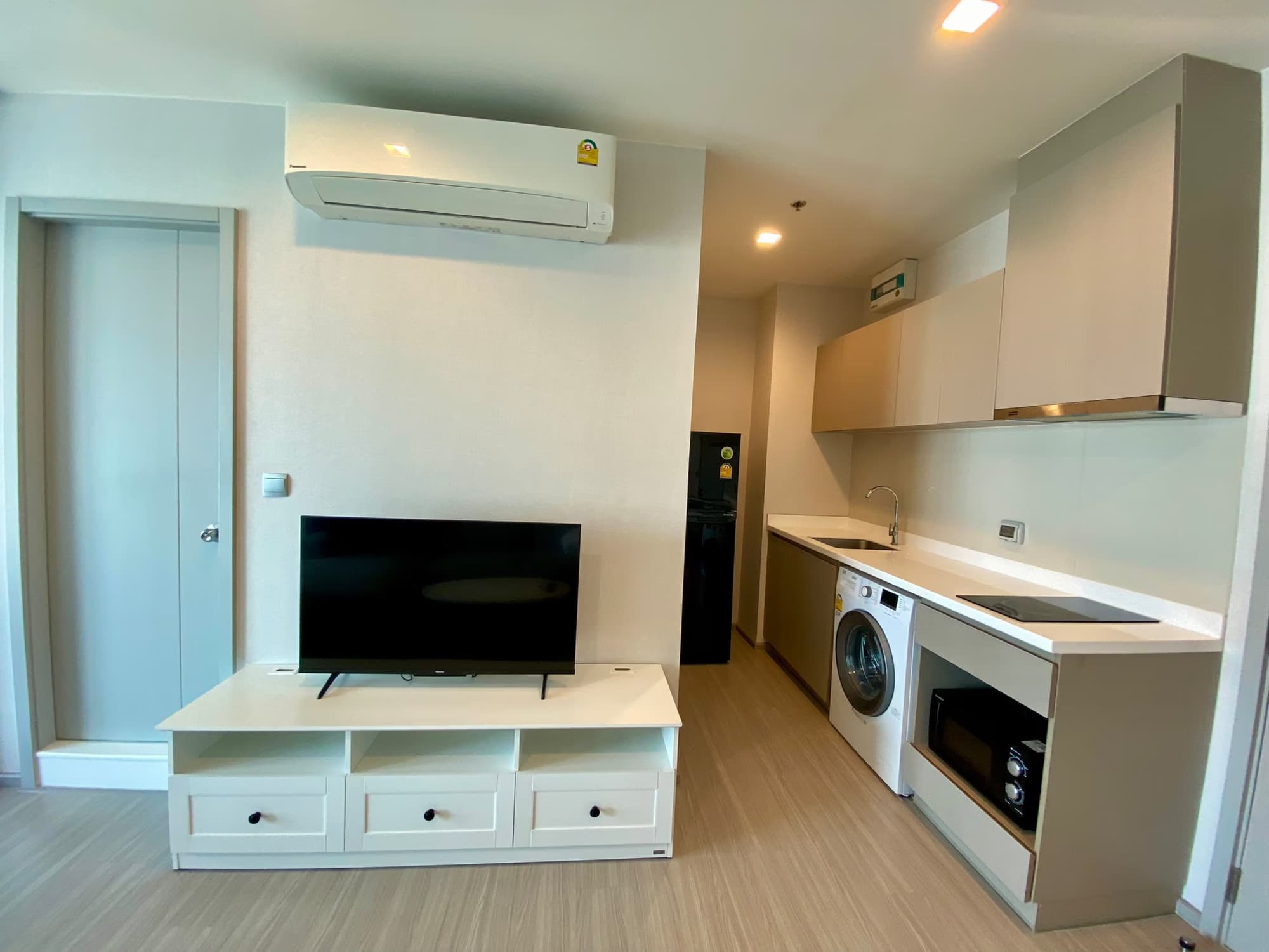 Condo for Rent at Life Sukhumvit 62 - Image 8