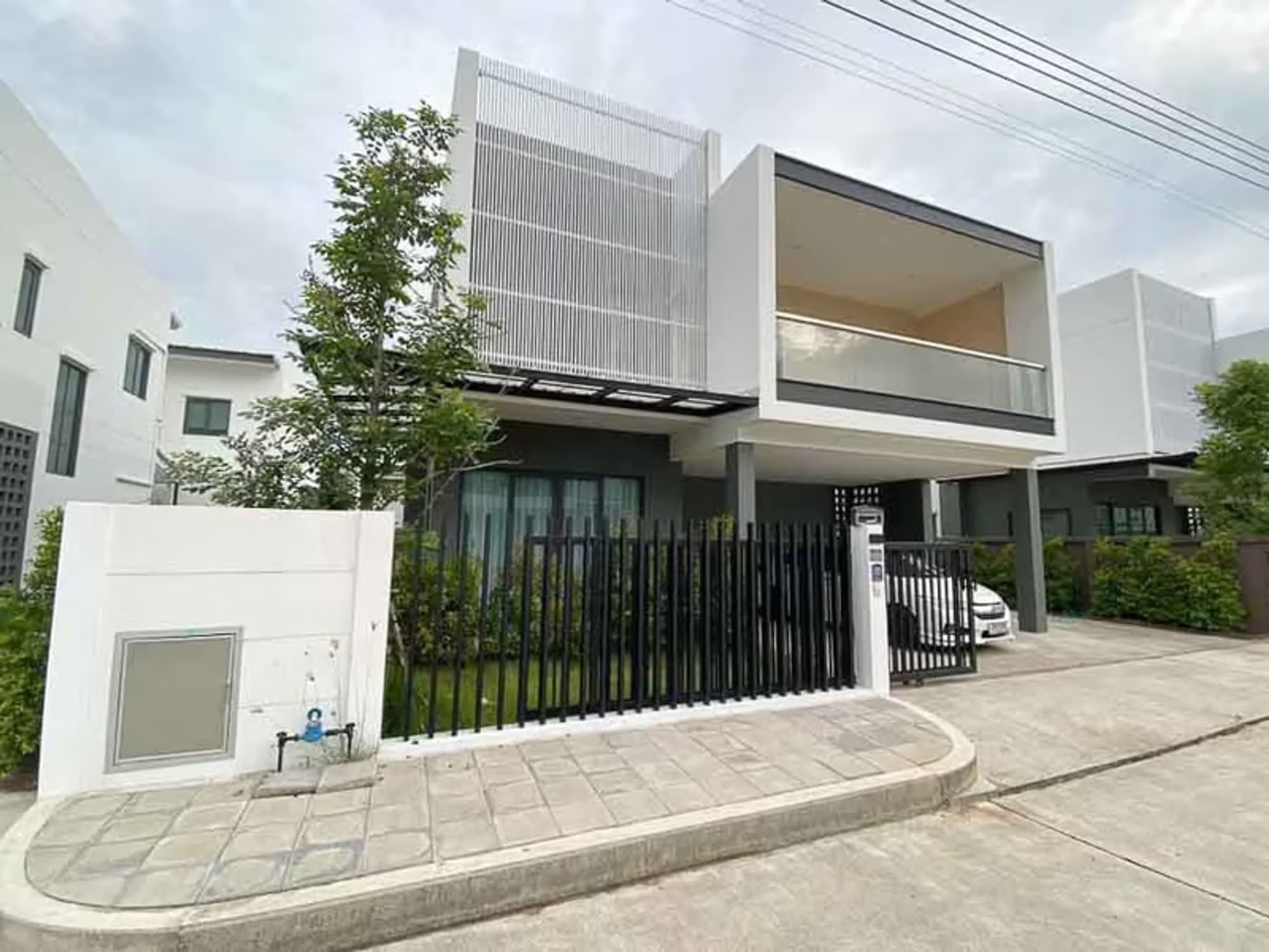 4 Bedroom House - Image 1