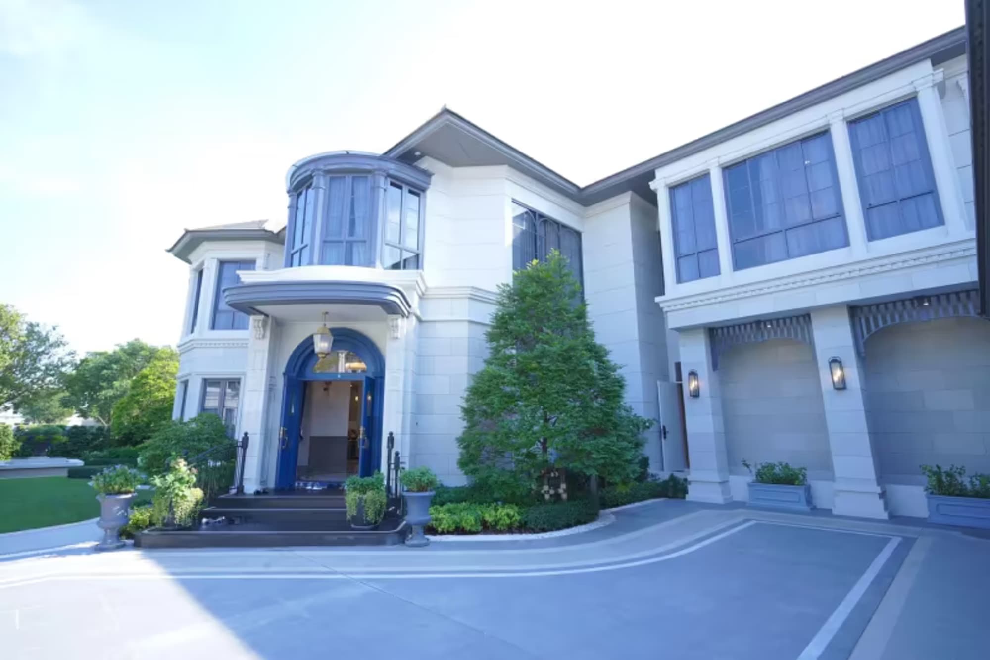 5 Bedroom House - Image 1