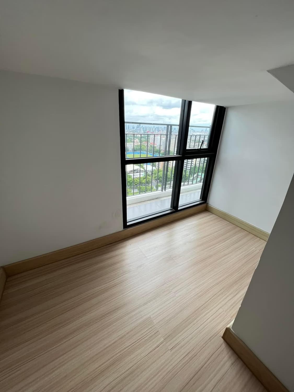 1 Bed Condo for Rent in Sathon - Image 6